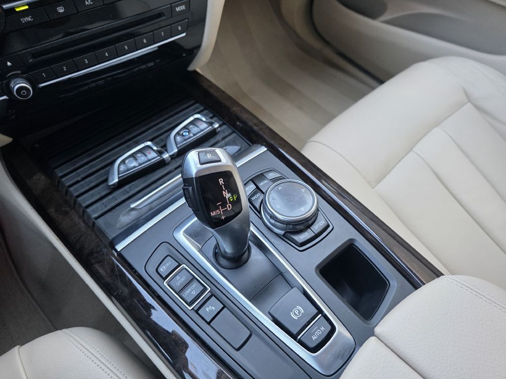 2015 BMW X5 Image 24