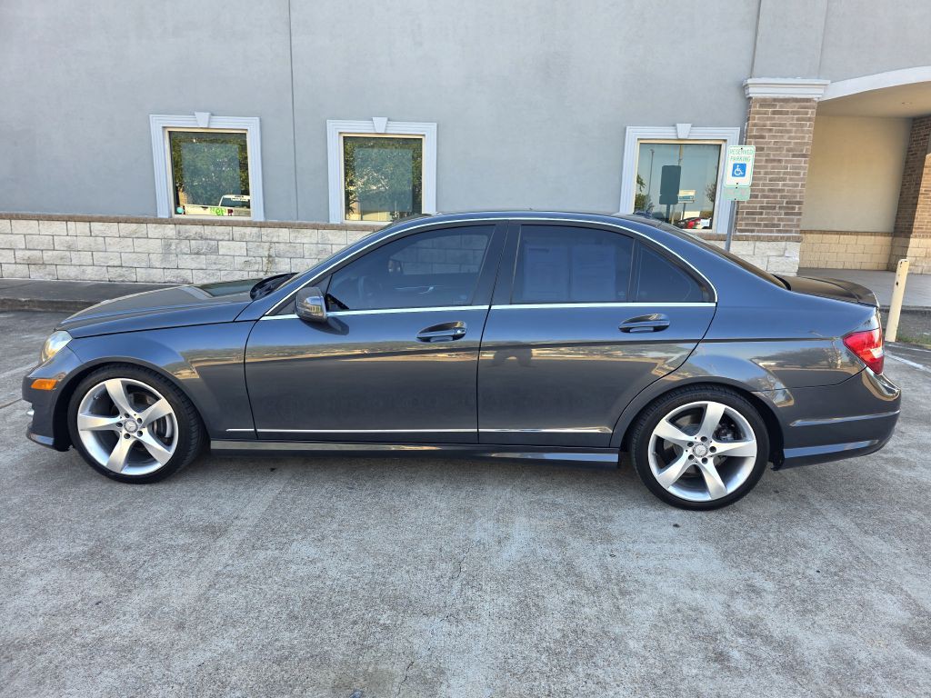 2014 Mercedes-Benz C-Class Image 2