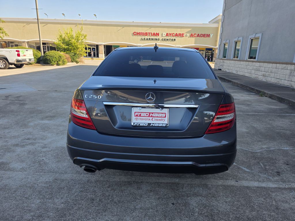 2014 Mercedes-Benz C-Class Image 4