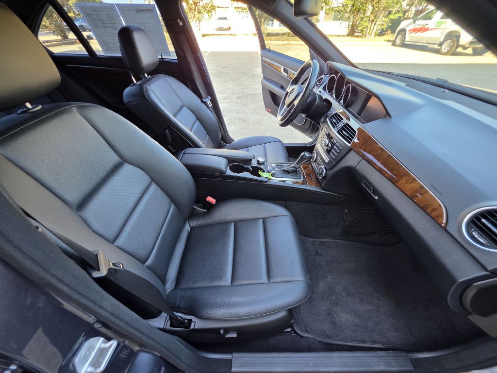 2014 Mercedes-Benz C-Class Image 11