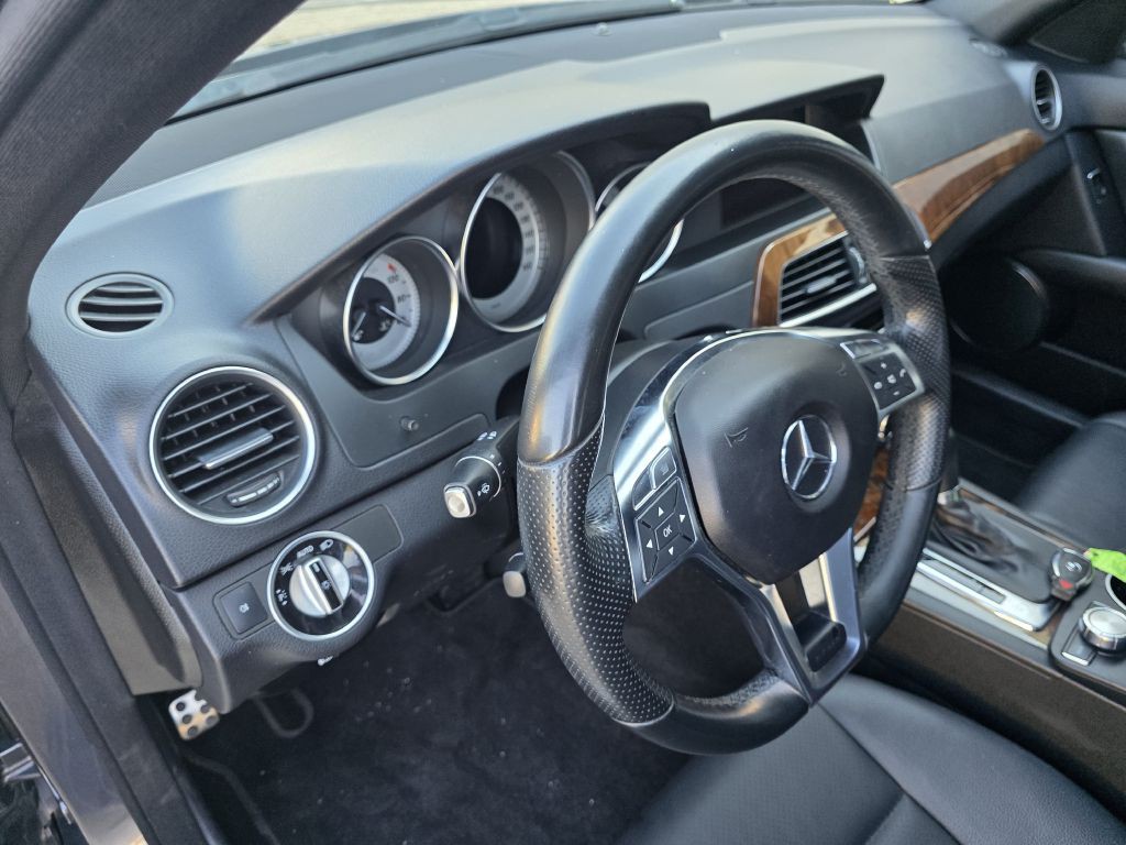 2014 Mercedes-Benz C-Class Image 18