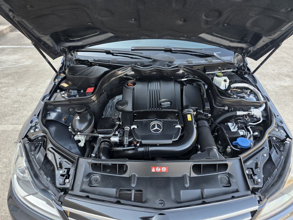 2014 Mercedes-Benz C-Class Image 26
