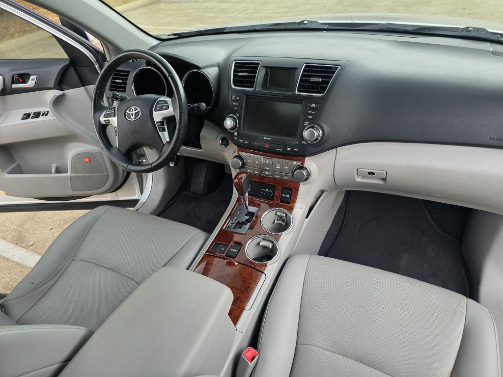 2012 Toyota Highlander Image 15