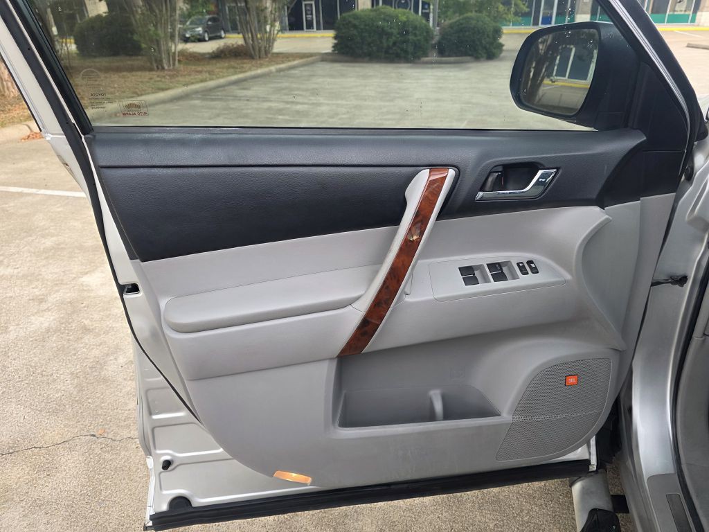 2012 Toyota Highlander Image 20