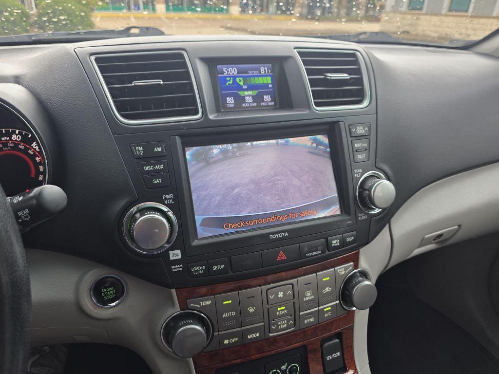 2012 Toyota Highlander Image 28