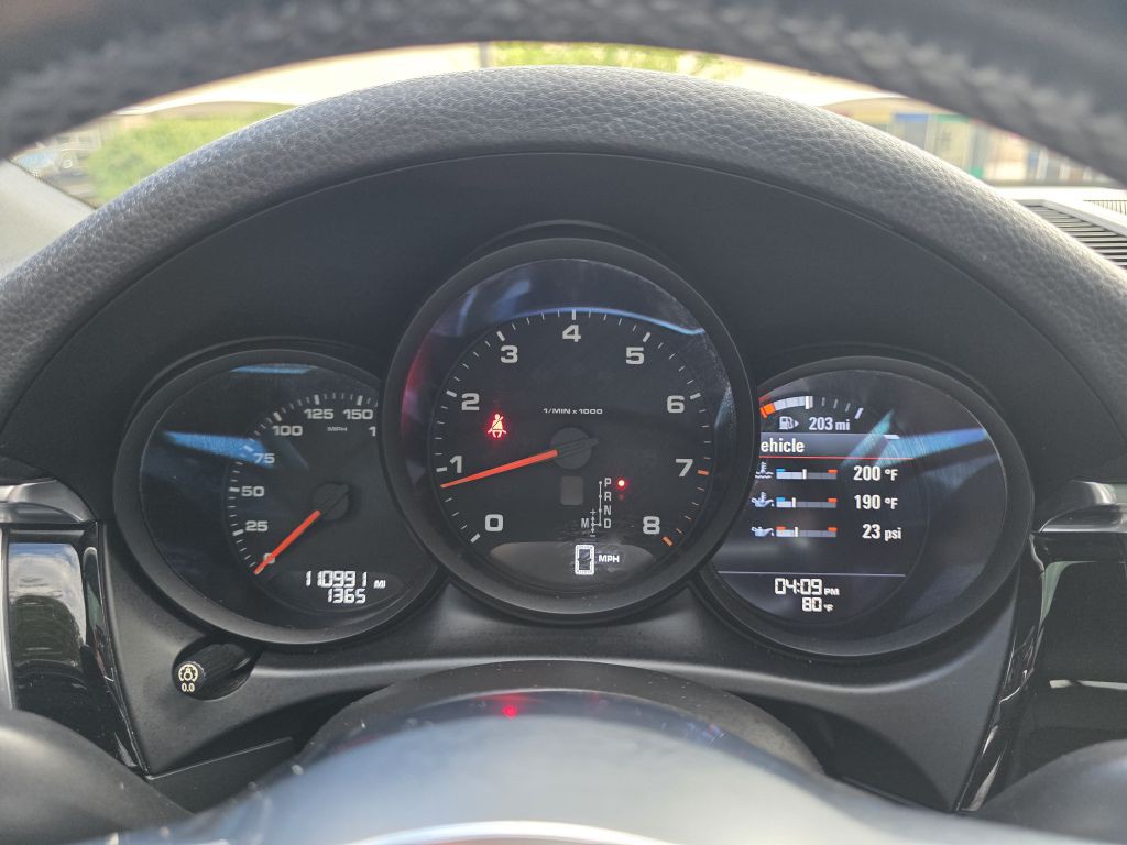 2018 Porsche Macan Image 29