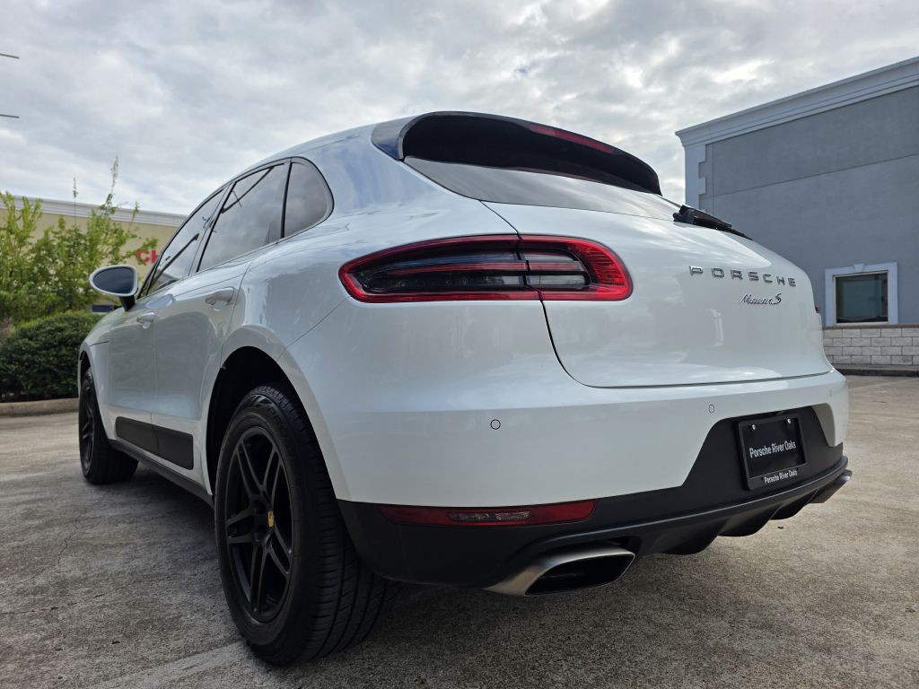 2018 Porsche Macan Image 32