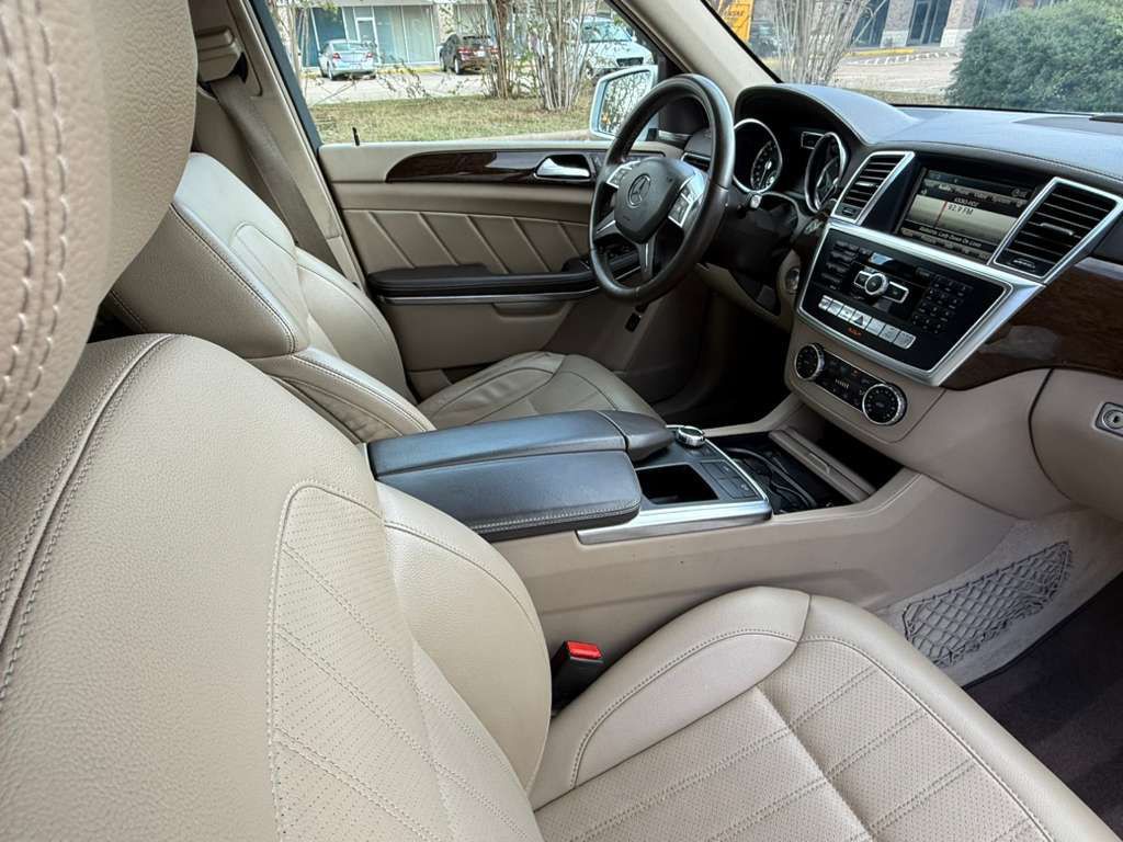 2014 Mercedes-Benz GL-Class Image 16