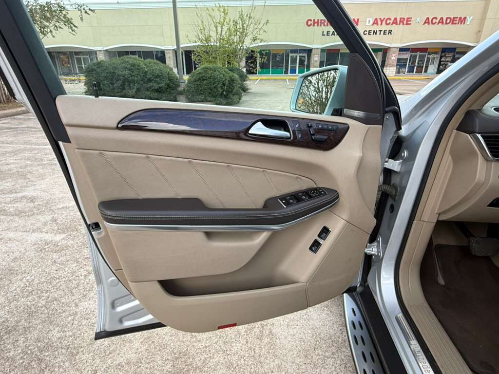 2014 Mercedes-Benz GL-Class Image 24