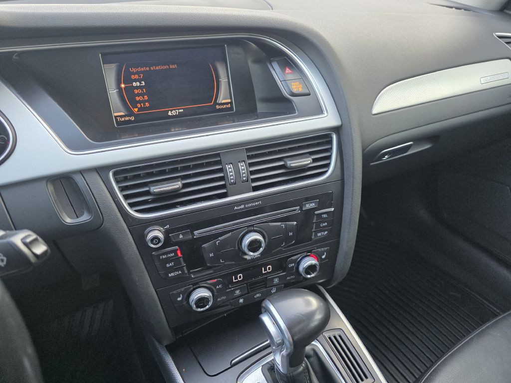 2016 Audi A4 Image 25