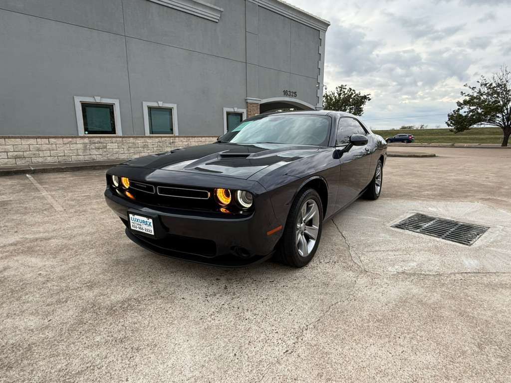 2019 Dodge Challenger Image 1