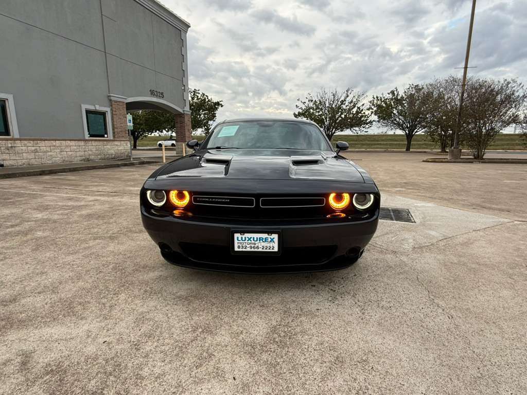 2019 Dodge Challenger Image 2