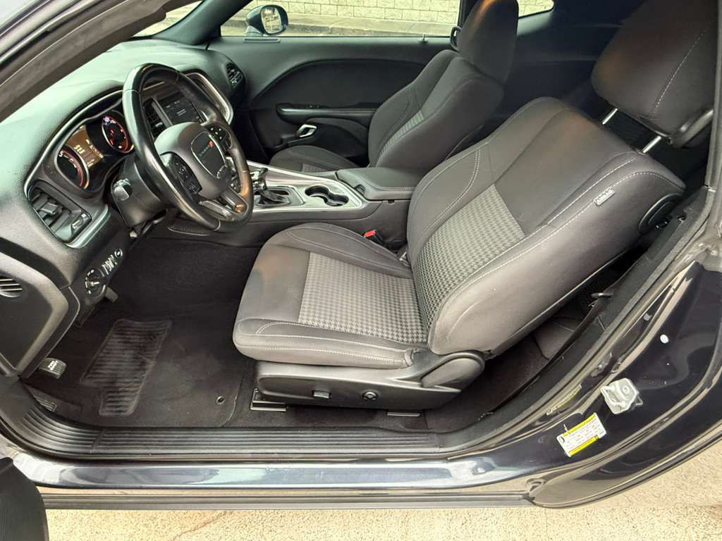 2019 Dodge Challenger Image 12