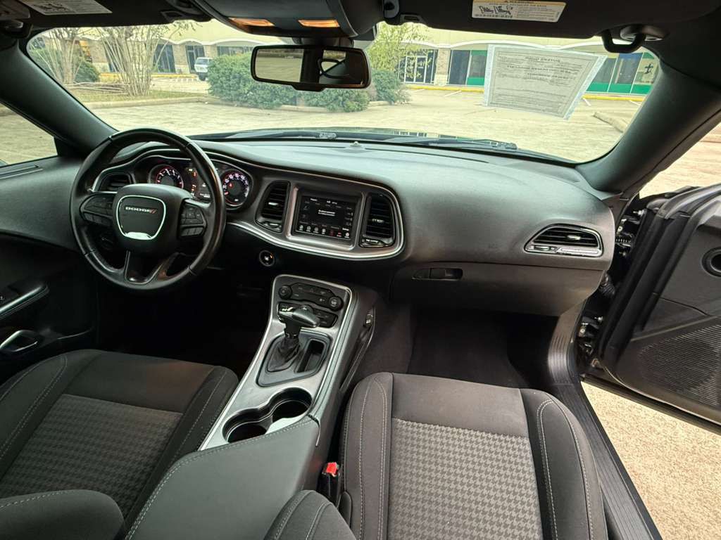 2019 Dodge Challenger Image 14