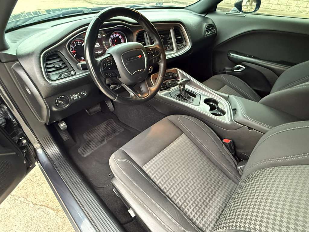 2019 Dodge Challenger Image 16