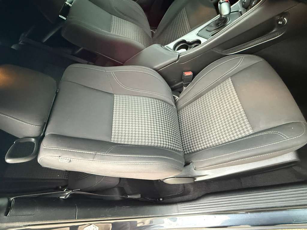 2019 Dodge Challenger Image 18