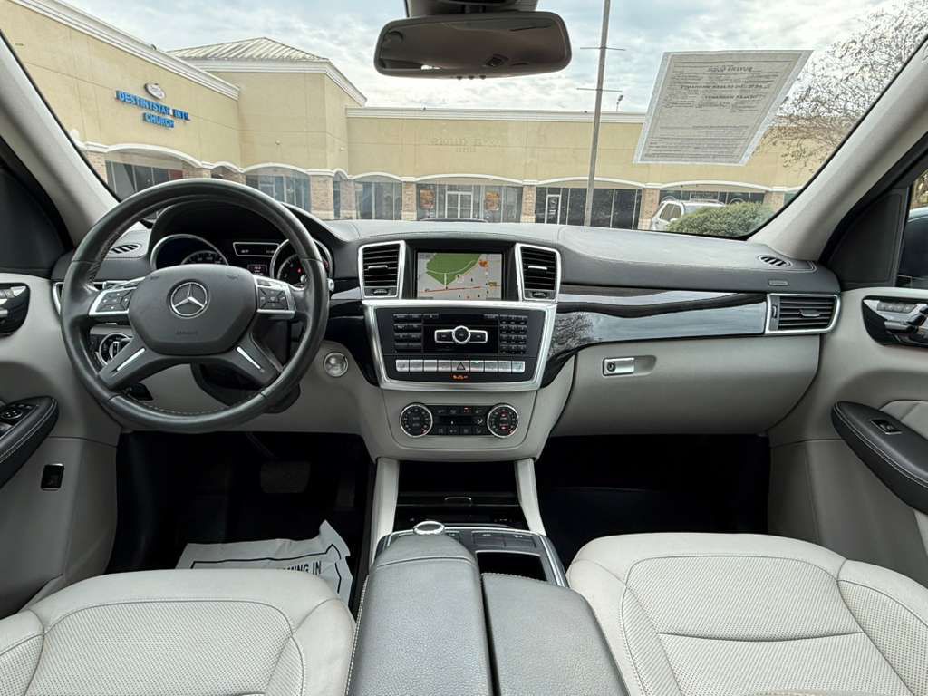 2015 Mercedes-Benz GL-Class Image 16