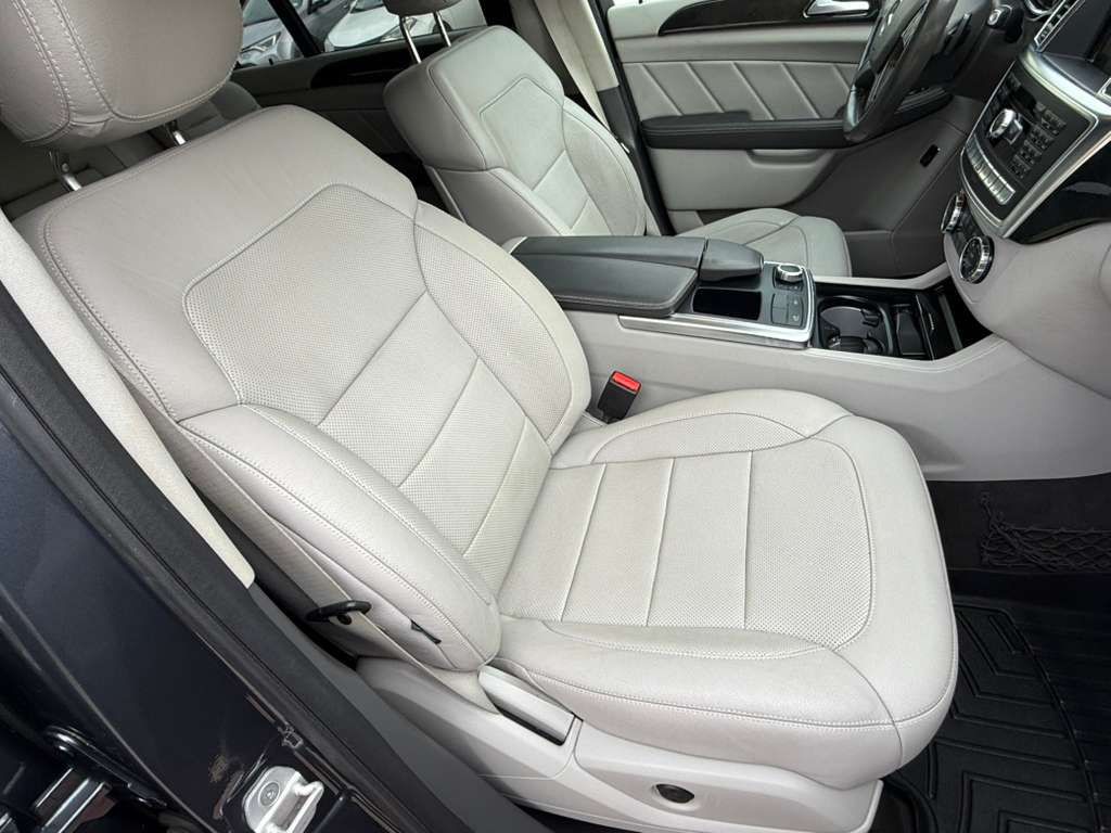 2015 Mercedes-Benz GL-Class Image 18