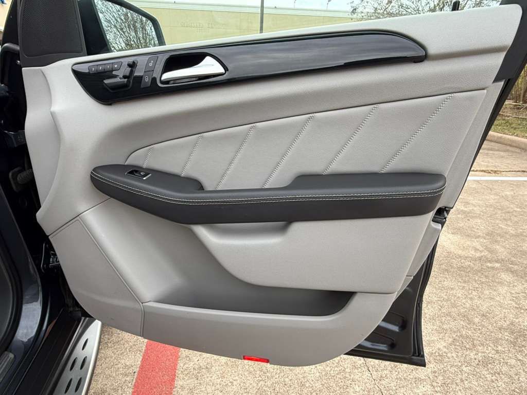 2015 Mercedes-Benz GL-Class Image 19