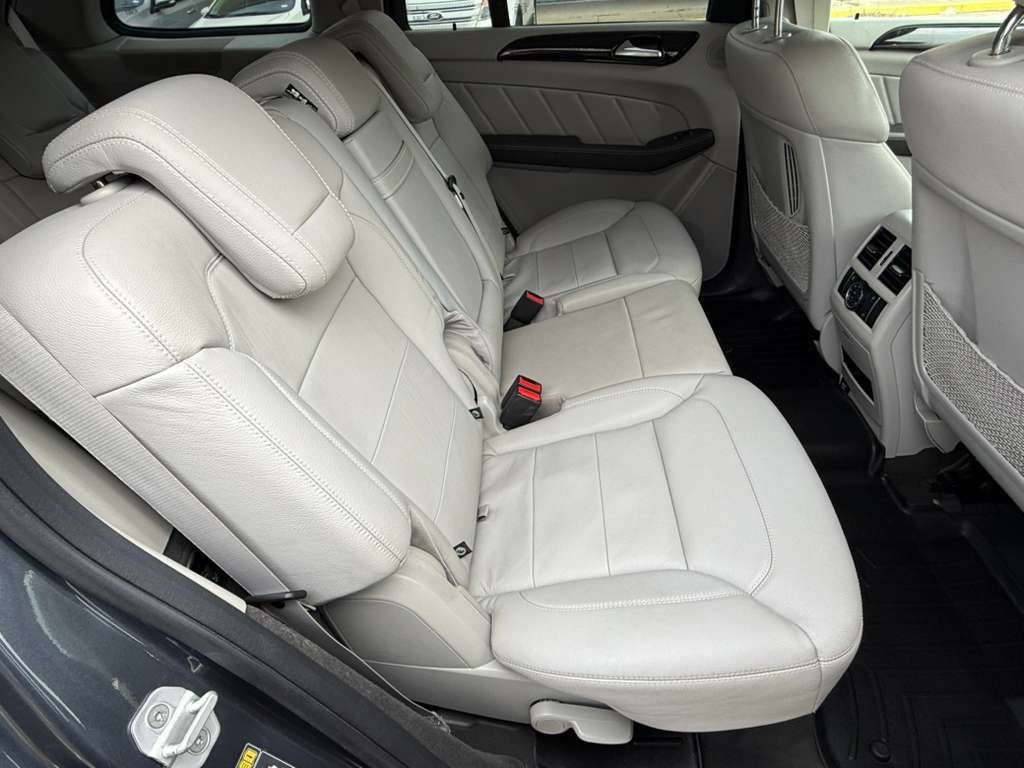 2015 Mercedes-Benz GL-Class Image 22