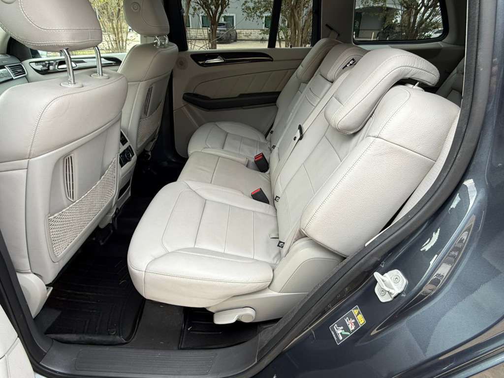 2015 Mercedes-Benz GL-Class Image 23