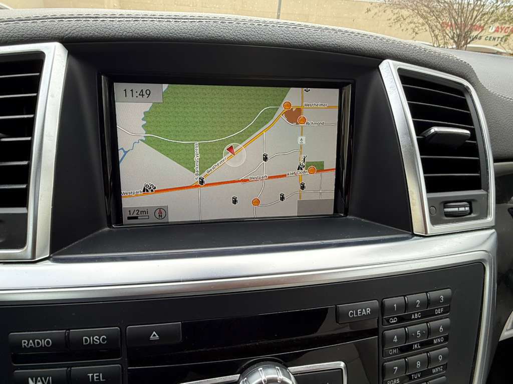 2015 Mercedes-Benz GL-Class Image 31