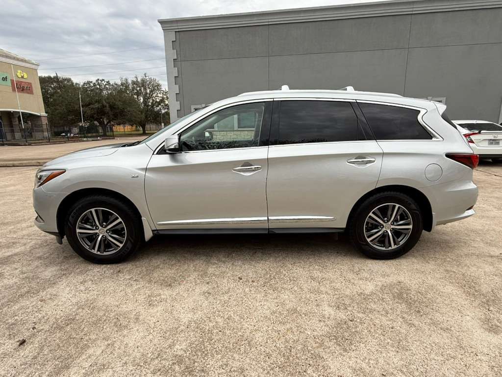 2017 INFINITI QX60 Image 4