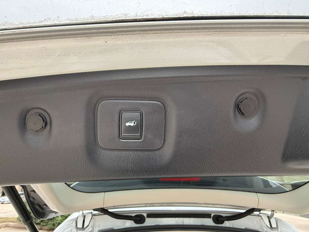 2017 INFINITI QX60 Image 12