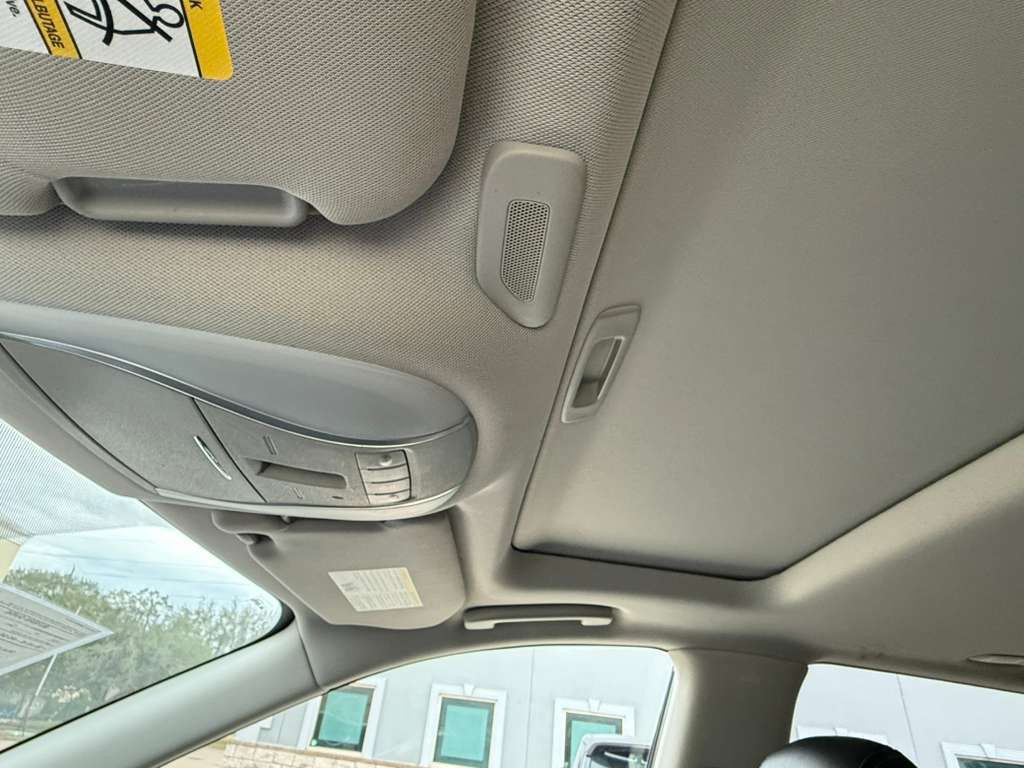 2017 INFINITI QX60 Image 32