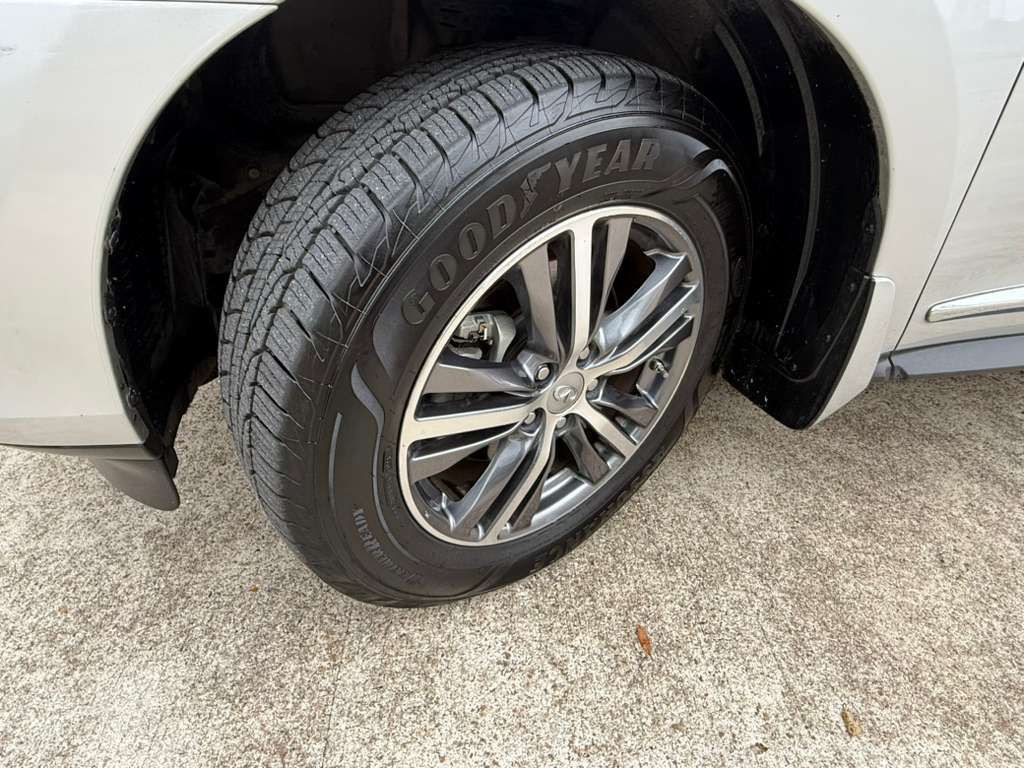 2017 INFINITI QX60 Image 36