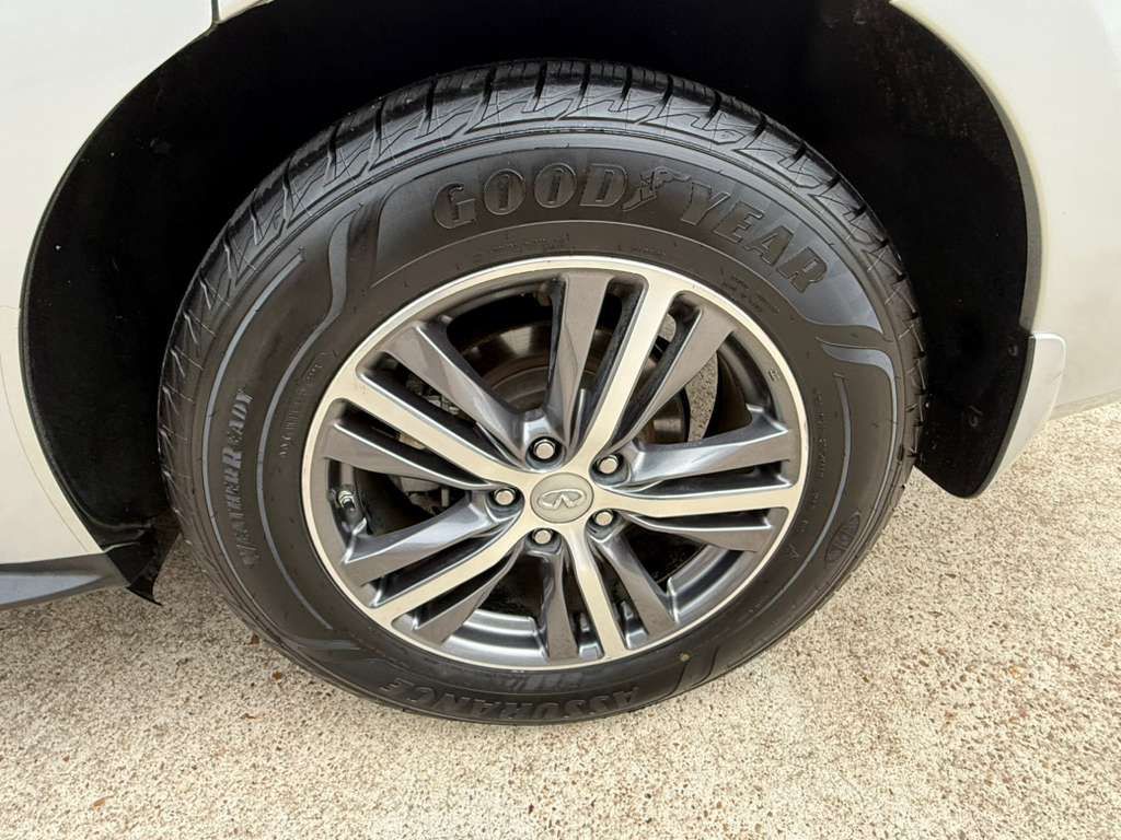 2017 INFINITI QX60 Image 37