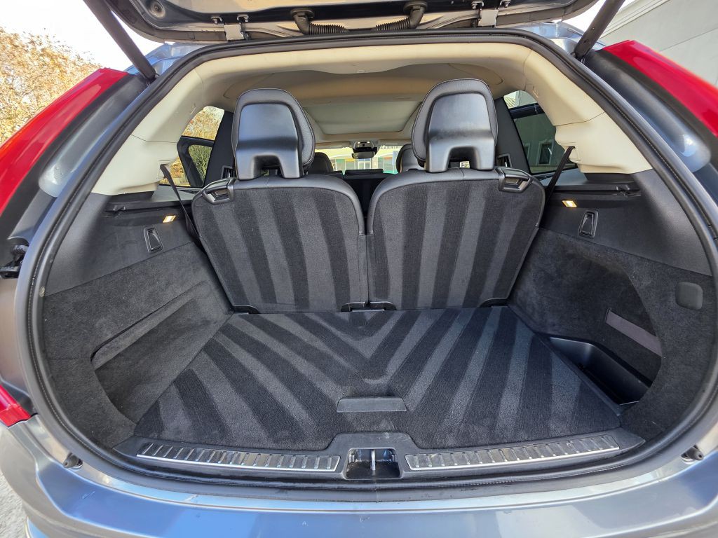 2016 Volvo XC90 Image 19