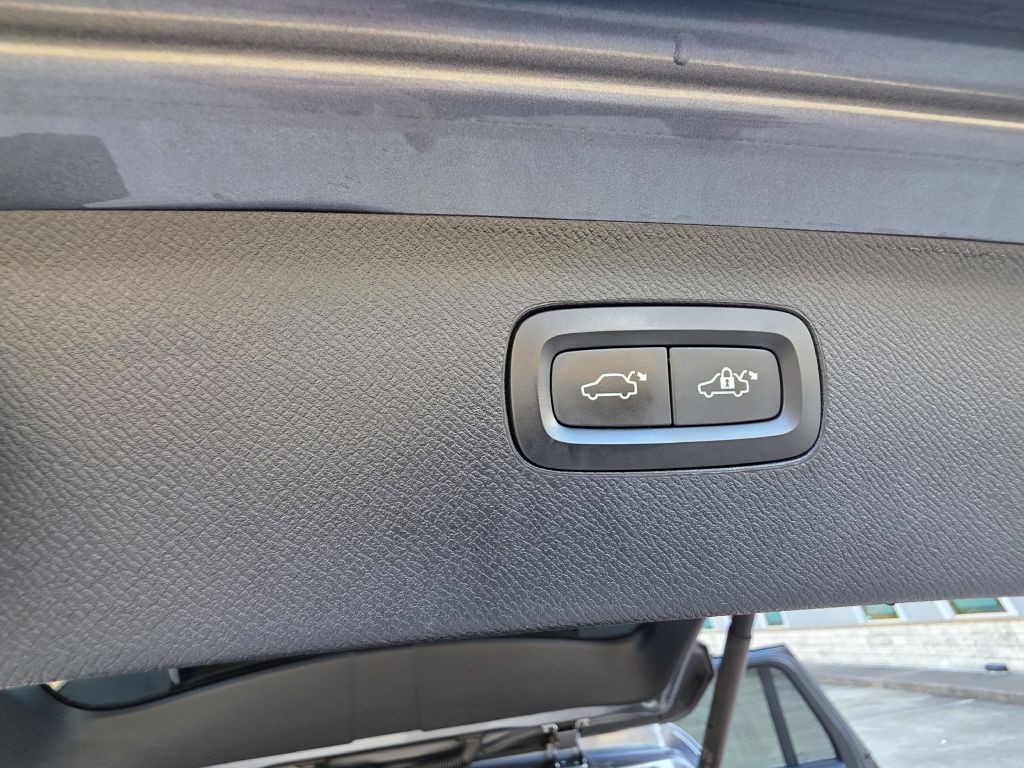 2016 Volvo XC90 Image 20