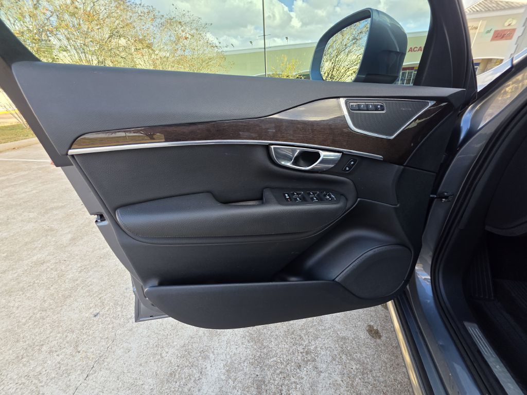 2016 Volvo XC90 Image 22