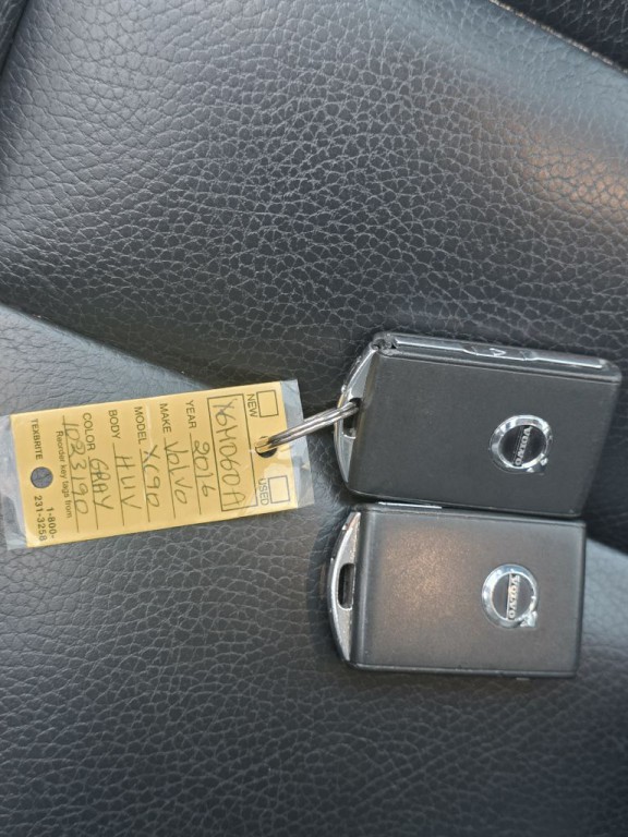 2016 Volvo XC90 Image 32