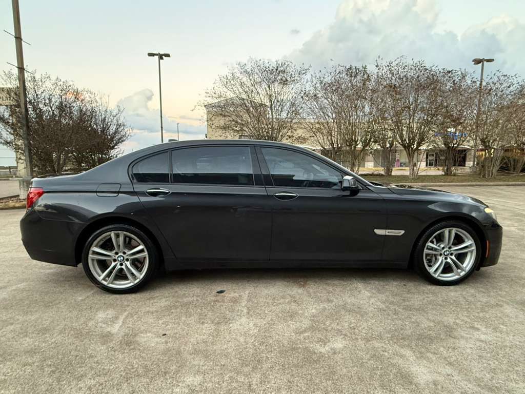 2012 BMW 7 Series Image 4
