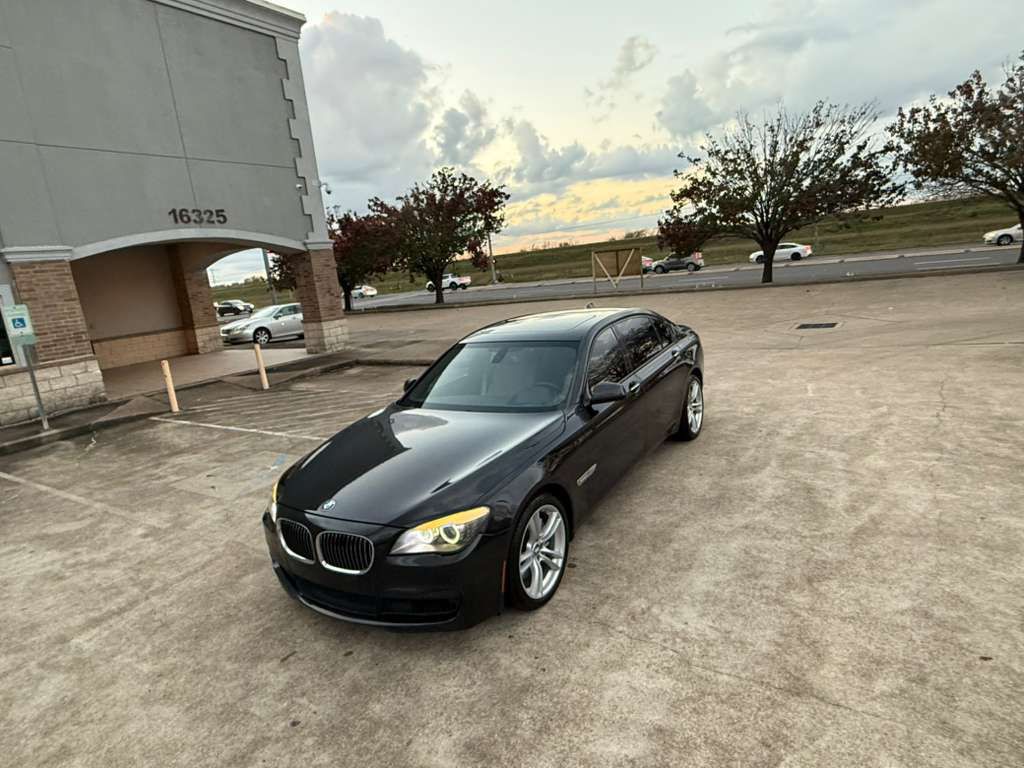 2012 BMW 7 Series Image 7