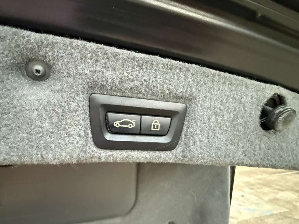 2012 BMW 7 Series Image 10