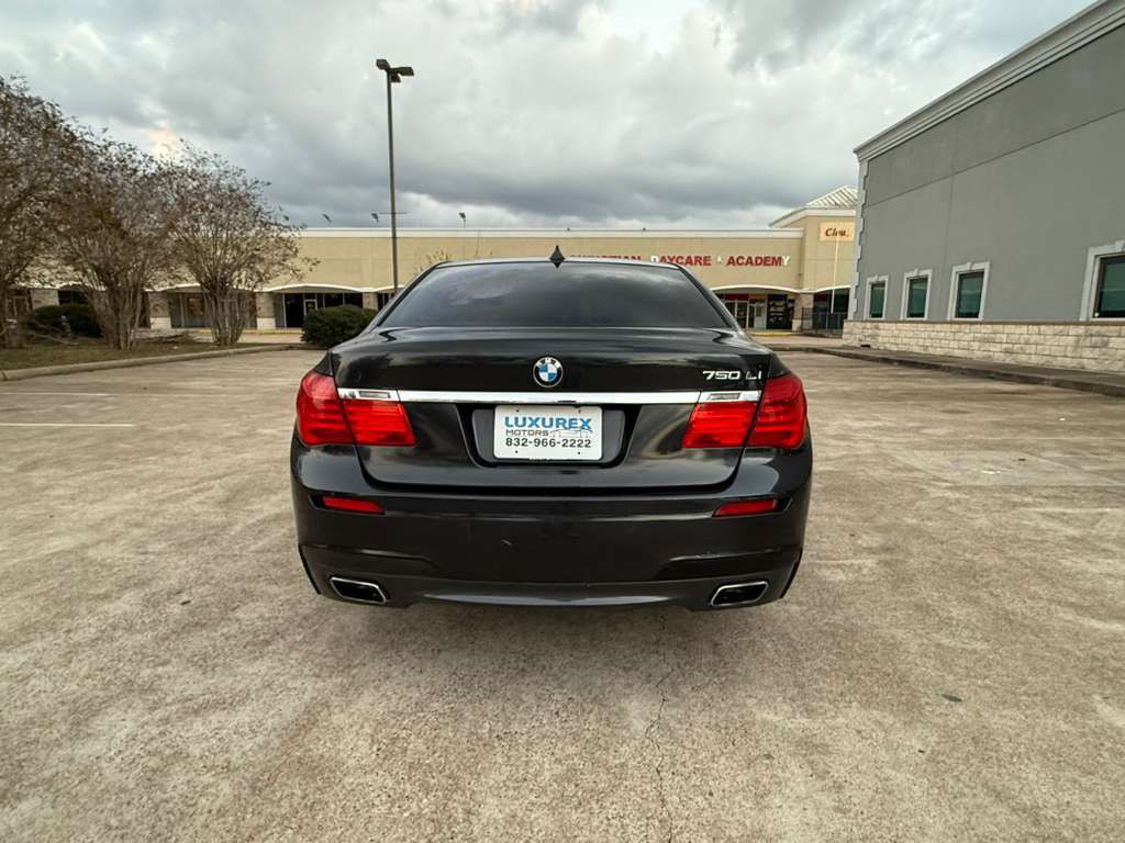 2012 BMW 7 Series Image 13