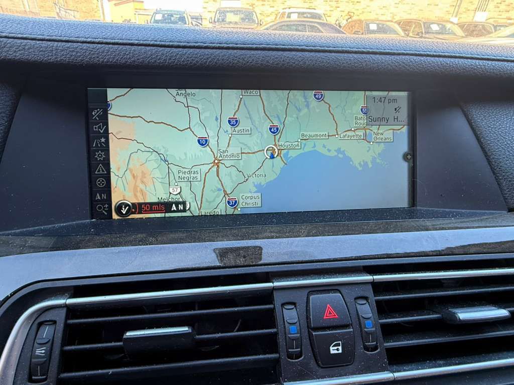 2012 BMW 7 Series Image 24