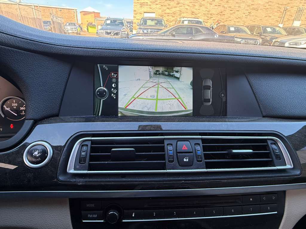 2012 BMW 7 Series Image 31