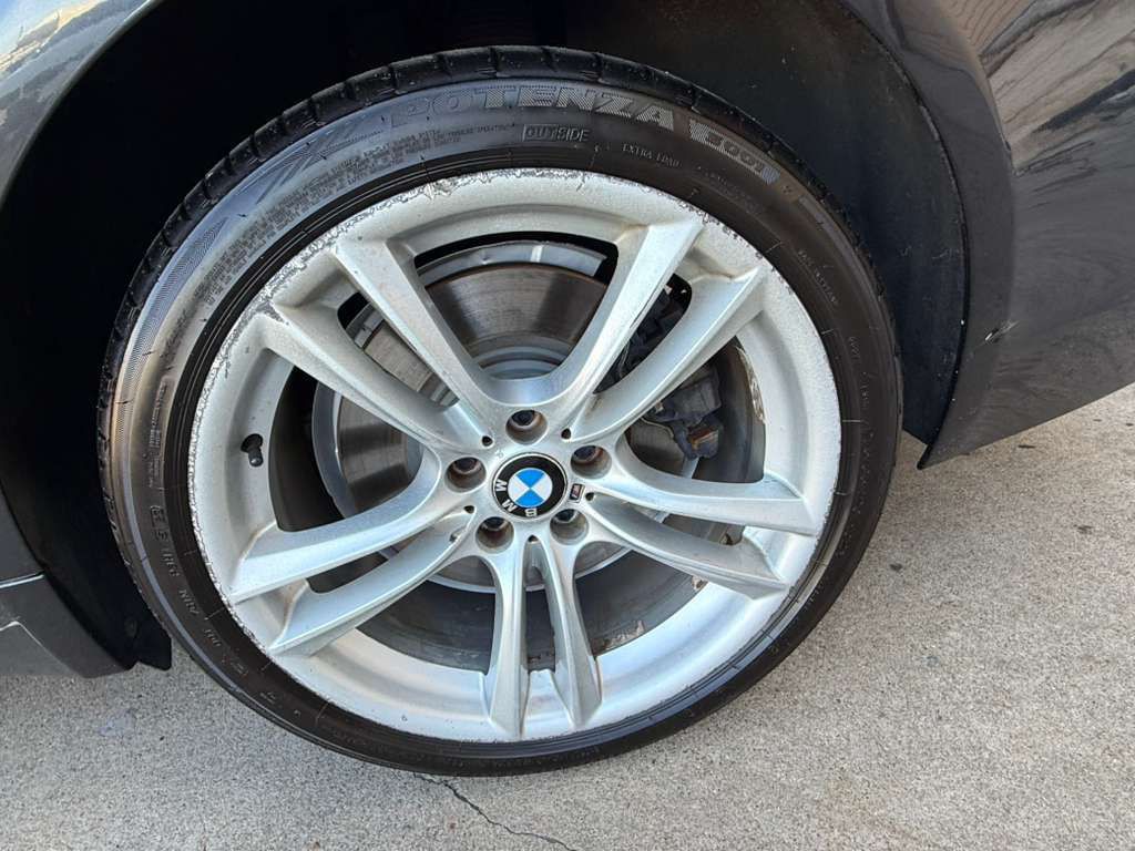 2012 BMW 7 Series Image 35