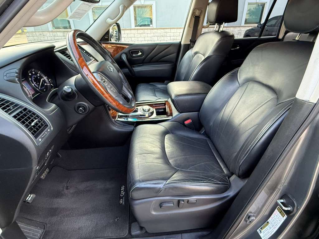 2016 INFINITI QX80 Image 10