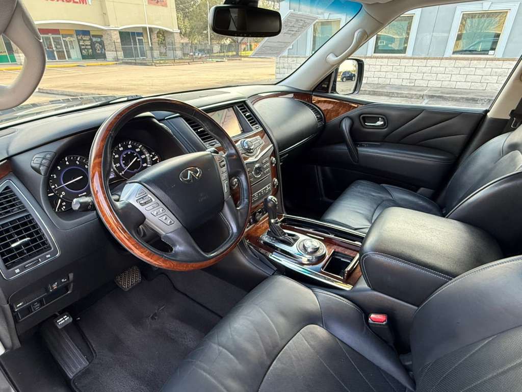 2016 INFINITI QX80 Image 12