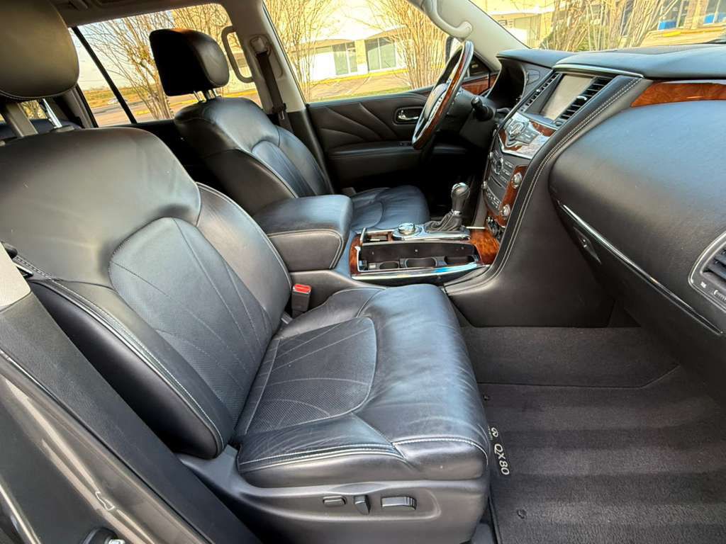 2016 INFINITI QX80 Image 17