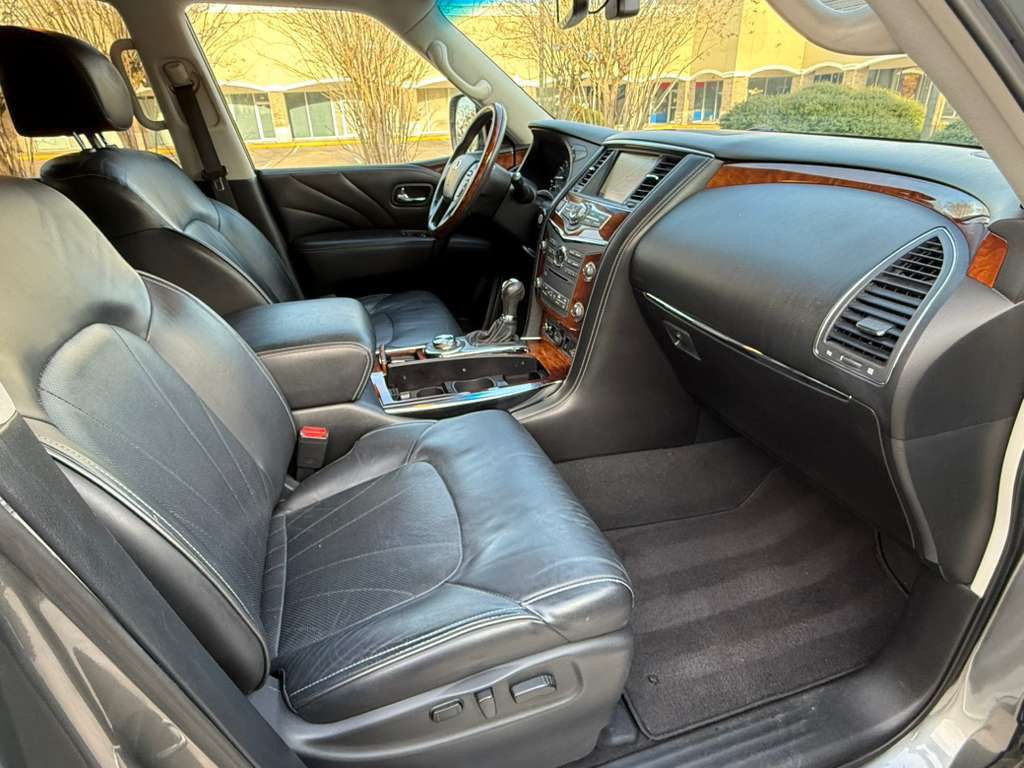 2016 INFINITI QX80 Image 18