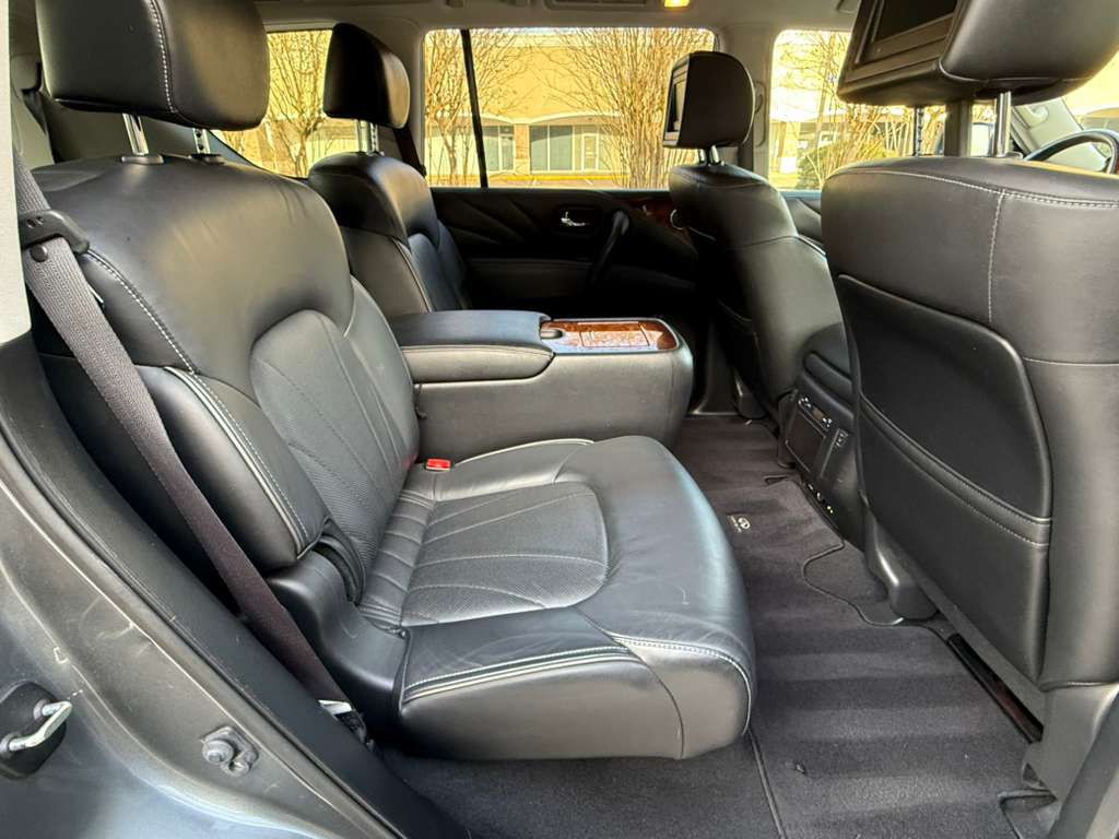 2016 INFINITI QX80 Image 19