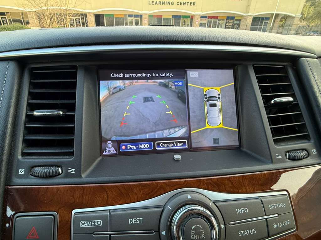 2016 INFINITI QX80 Image 28