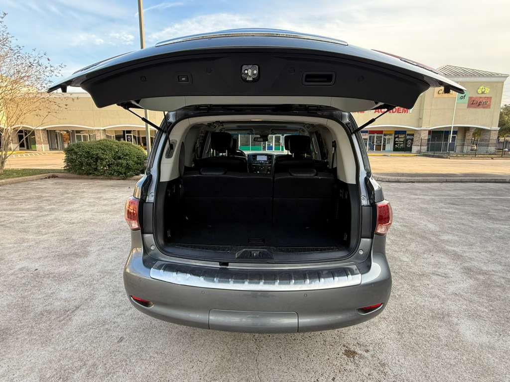 2016 INFINITI QX80 Image 31