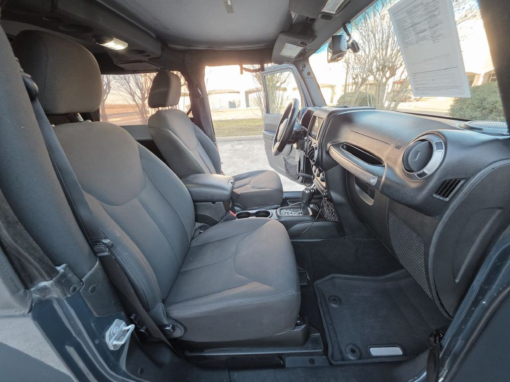 2017 Jeep Wrangler Image 17
